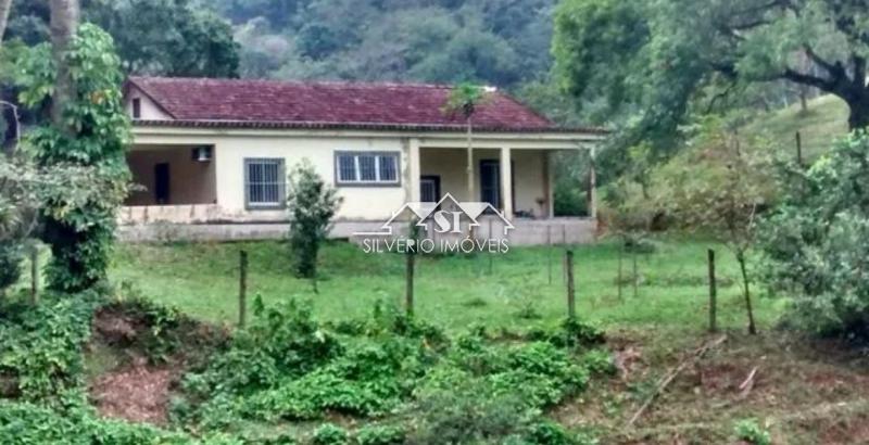 Sítio à venda com 3 quartos, 247m² - Foto 4