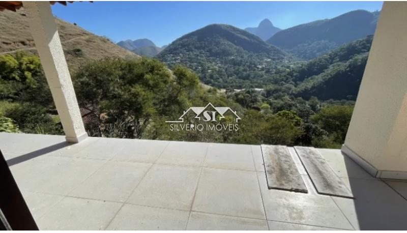 Casa em Bonsucesso - Petrópolis/RJ  - 4 Quartos