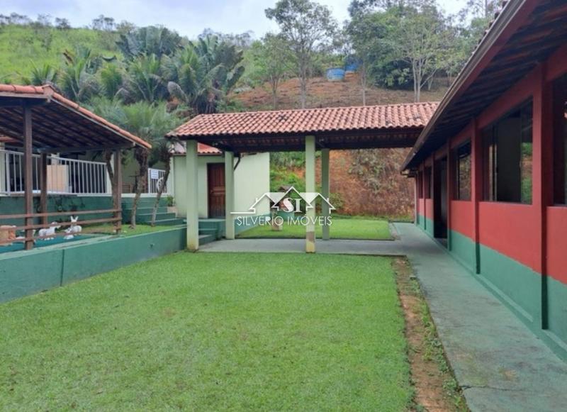 Sítio à venda com 5 quartos, 340m² - Foto 11