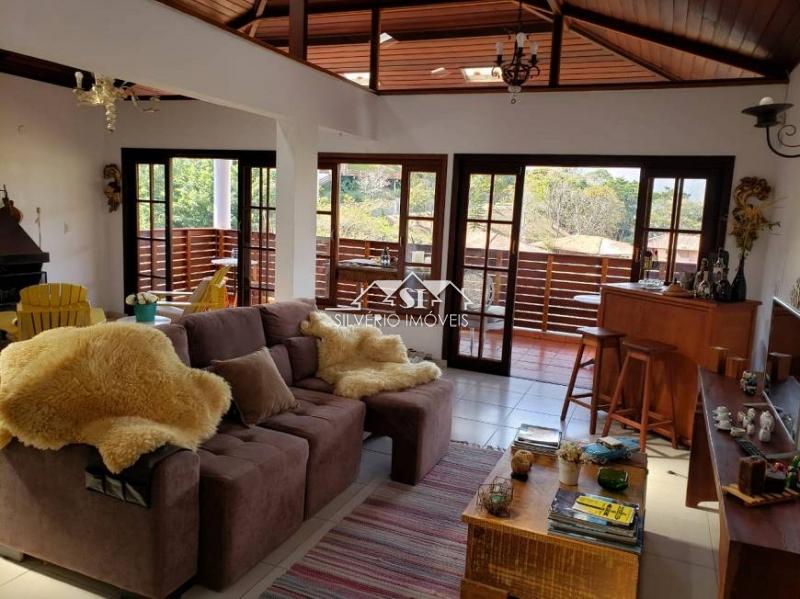 Casa à venda com 6 quartos, 330m² - Foto 3
