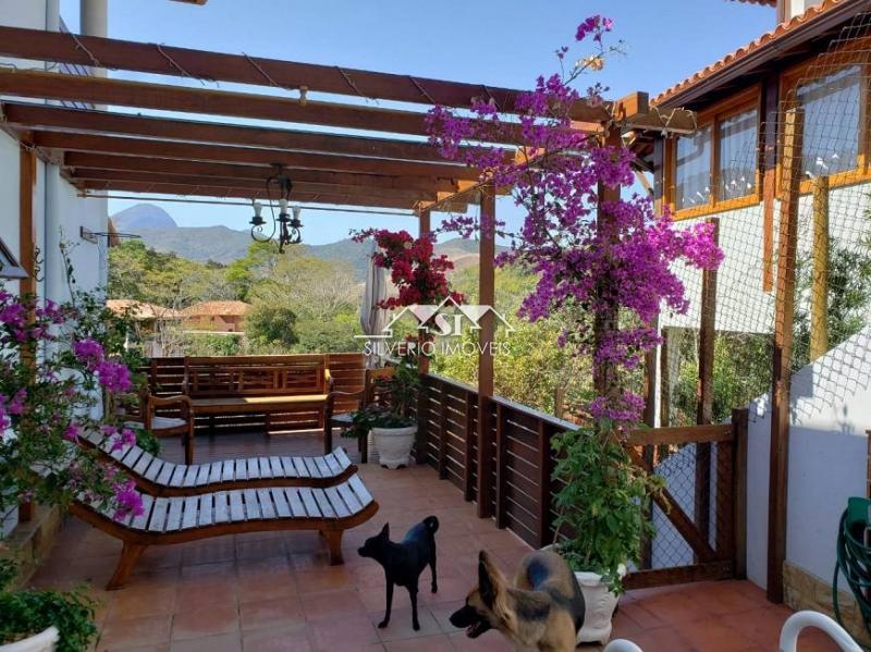 Casa à venda com 6 quartos, 330m² - Foto 4