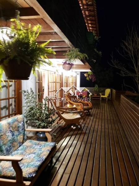 Casa à venda com 6 quartos, 330m² - Foto 8