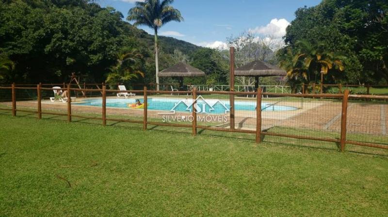 Casa à venda com 6 quartos, 330m² - Foto 11