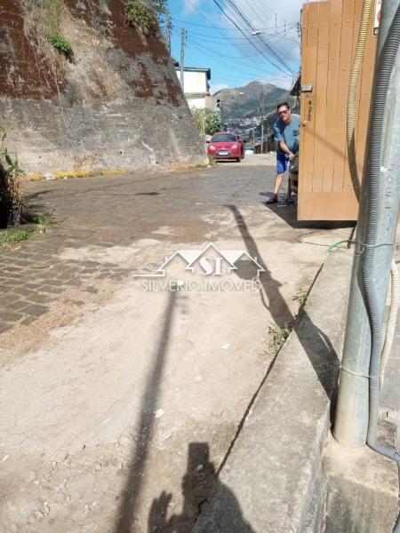 Casa à venda com 2 quartos, 45m² - Foto 11