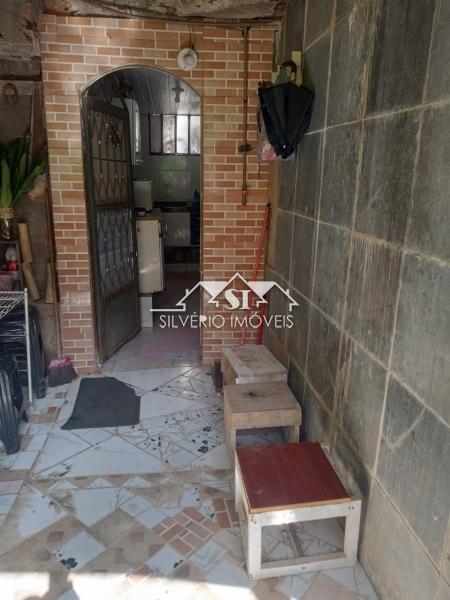Casa à venda com 2 quartos, 45m² - Foto 12