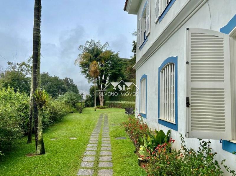 Casa à venda e aluguel com 6 quartos, 500m² - Foto 4