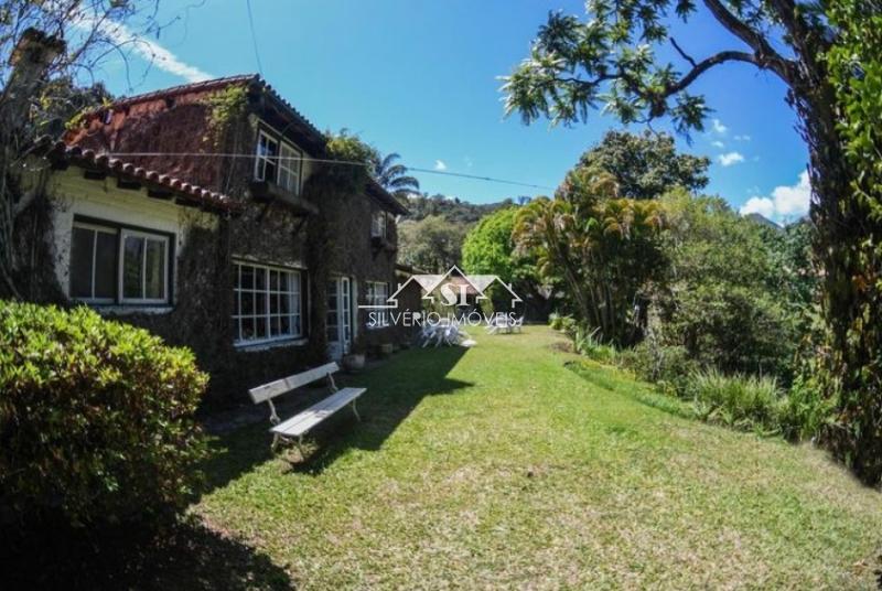 Casa à venda com 9 quartos, 500m² - Foto 4