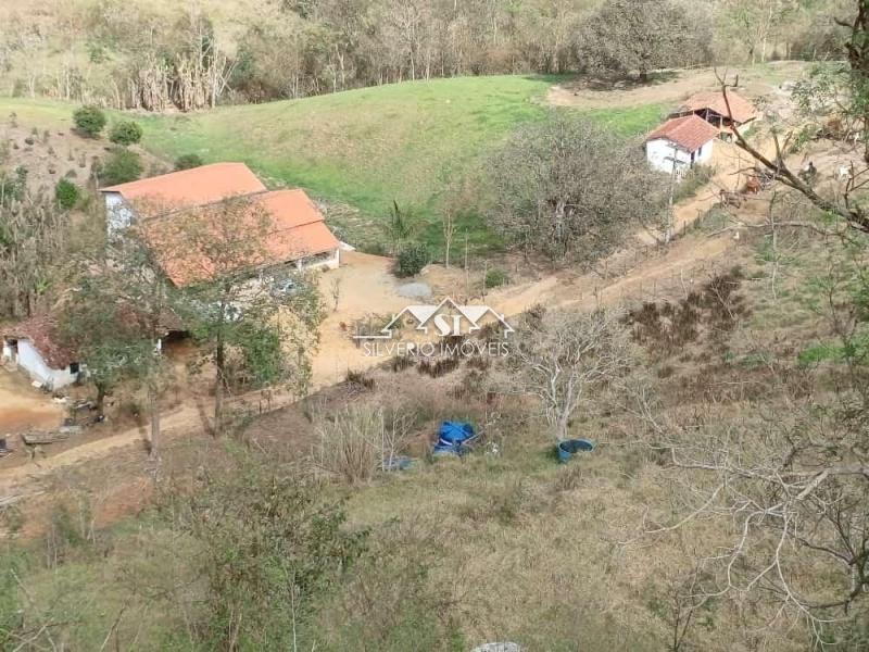 Fazenda à venda com 4 quartos, 350m² - Foto 2