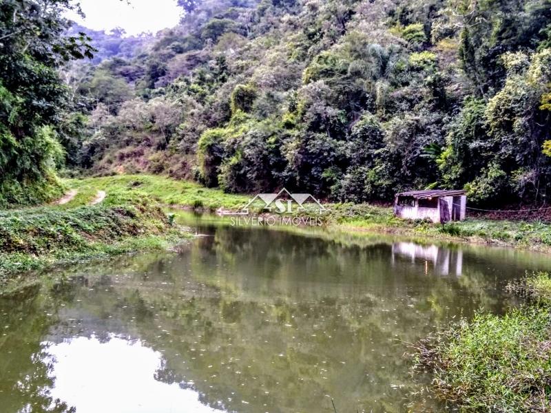 Chácara à venda com 2 quartos, 150m² - Foto 3