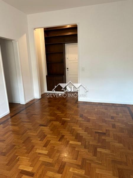 Apartamento à venda com 2 quartos, 81m² - Foto 2