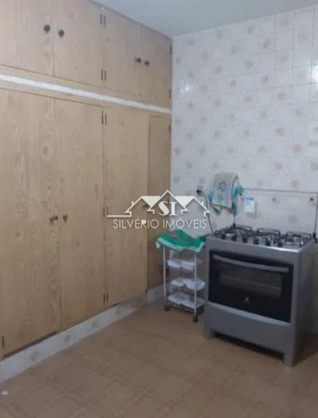 Casa à venda com 4 quartos, 342m² - Foto 5