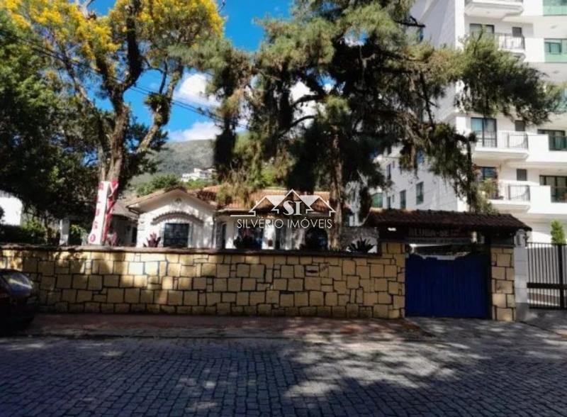 Prédio Inteiro à venda com 5 quartos, 250m² - Foto 1