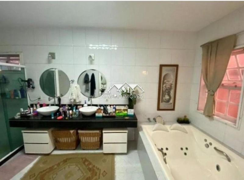 Casa à venda e aluguel com 4 quartos, 132m² - Foto 44