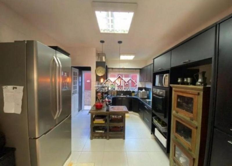 Casa à venda e aluguel com 4 quartos, 132m² - Foto 68