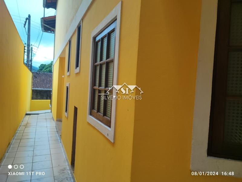 Casa para alugar com 4 quartos, 240m² - Foto 5