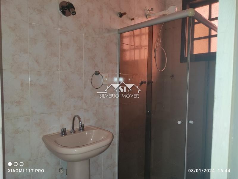 Casa para alugar com 4 quartos, 240m² - Foto 17