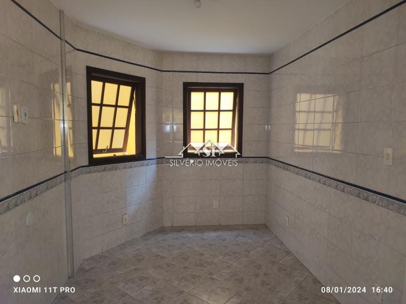 Casa para alugar com 4 quartos, 240m² - Foto 18