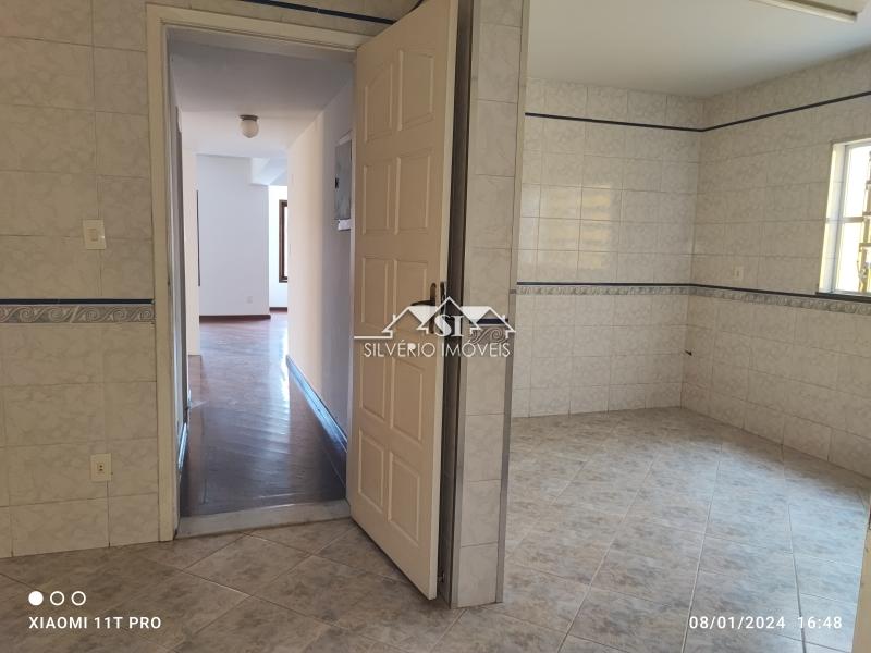 Casa para alugar com 4 quartos, 240m² - Foto 20