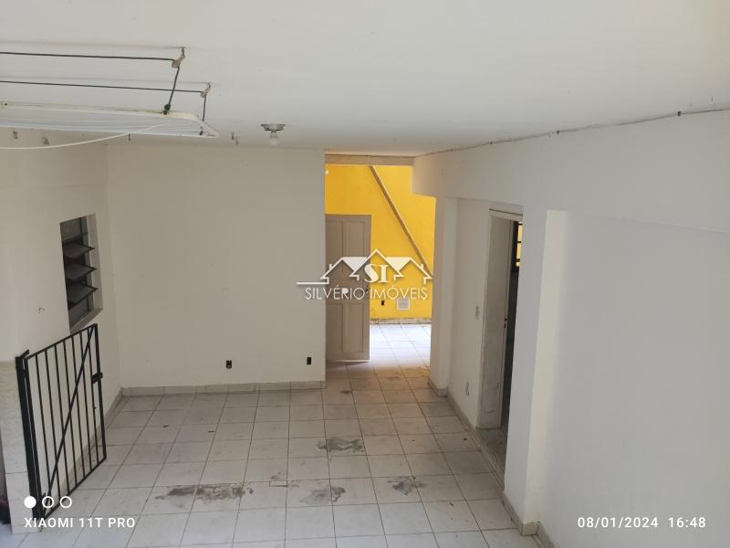Casa para alugar com 4 quartos, 240m² - Foto 24