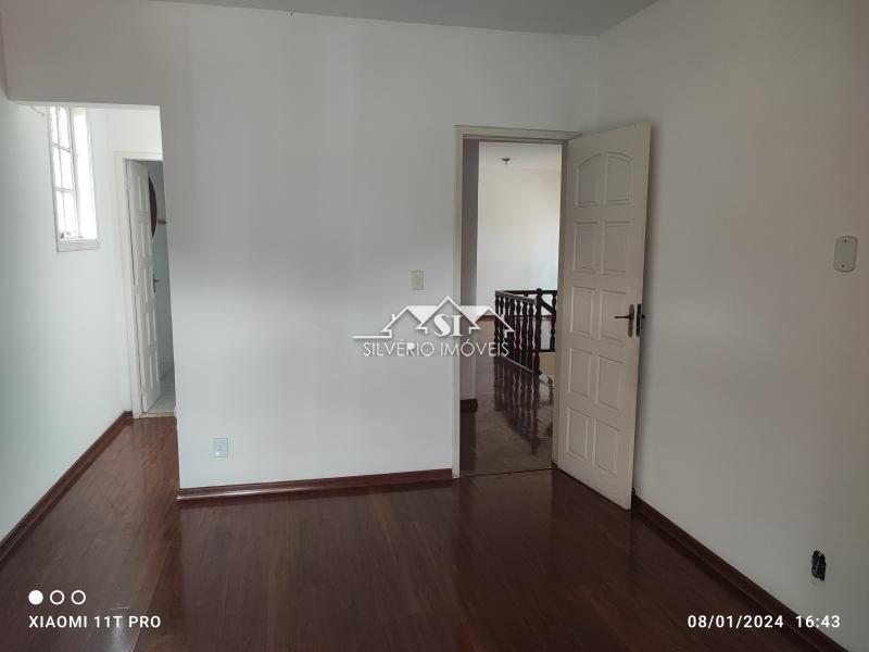 Casa para alugar com 4 quartos, 240m² - Foto 27