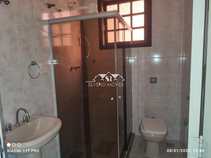 Casa para alugar com 4 quartos, 240m² - Foto 28