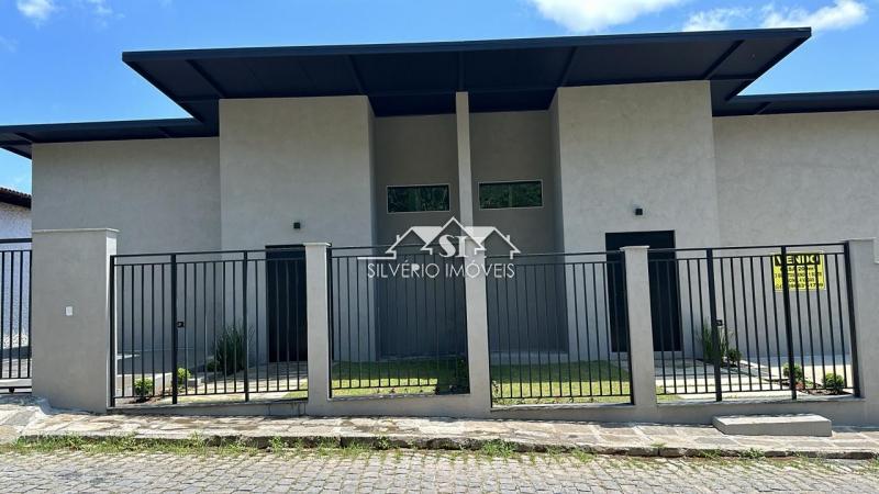Casa à venda com 3 quartos, 200m² - Foto 2