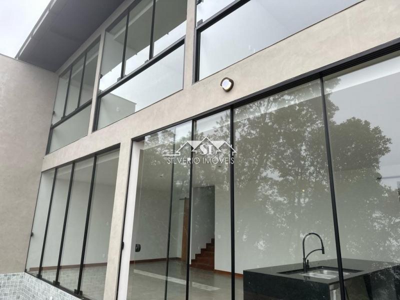 Casa à venda com 3 quartos, 200m² - Foto 3