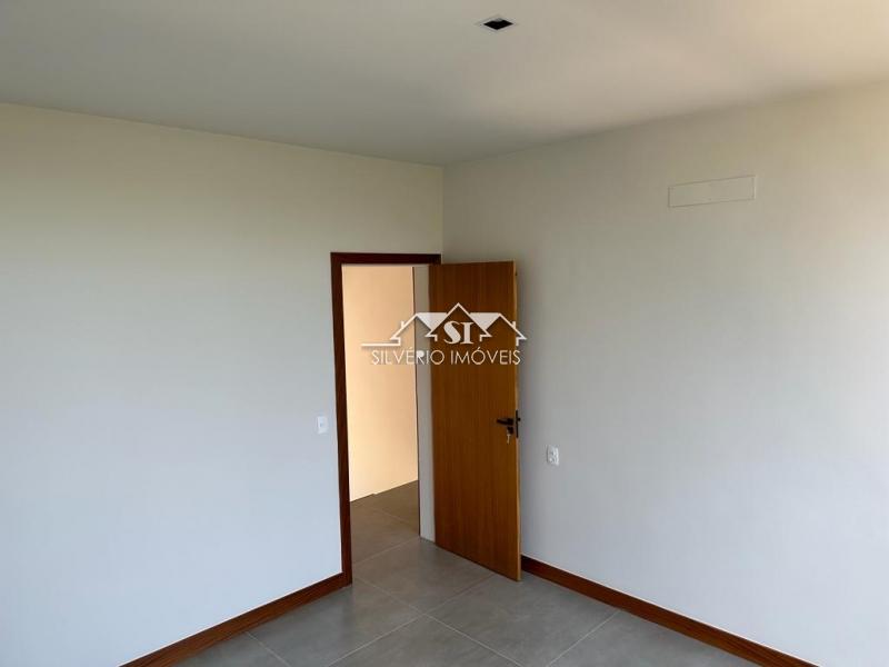 Casa à venda com 3 quartos, 200m² - Foto 12