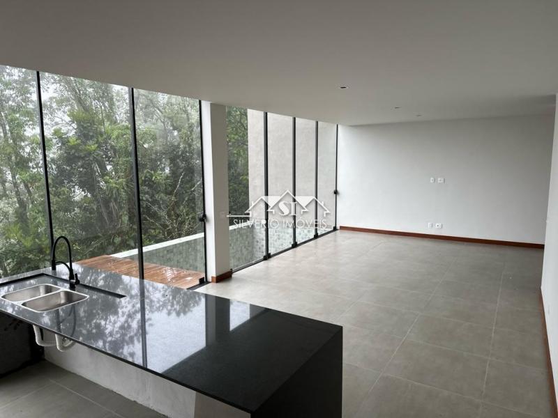 Casa à venda com 3 quartos, 200m² - Foto 14