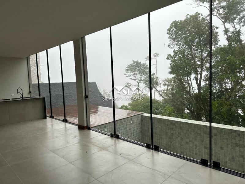 Casa à venda com 3 quartos, 200m² - Foto 15