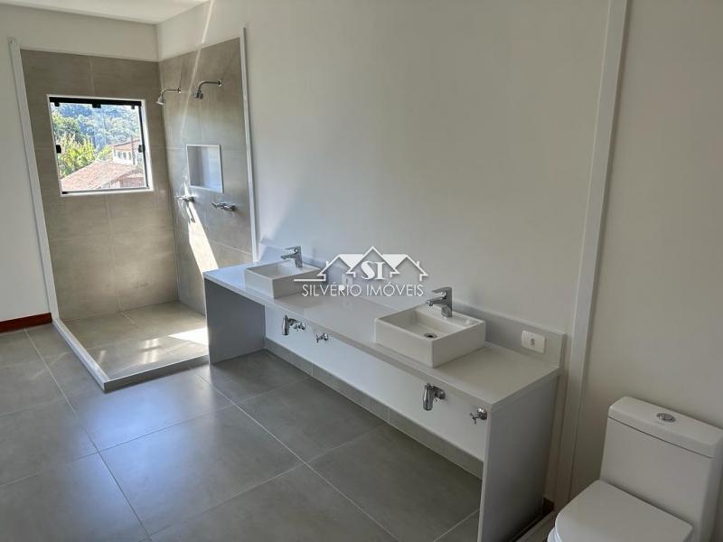 Casa à venda com 3 quartos, 200m² - Foto 17