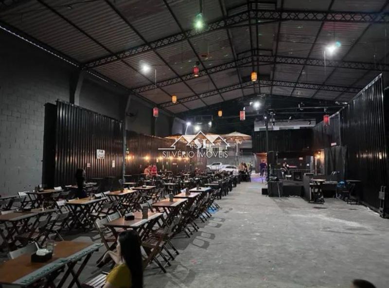 Prédio Inteiro à venda, 1600m² - Foto 2
