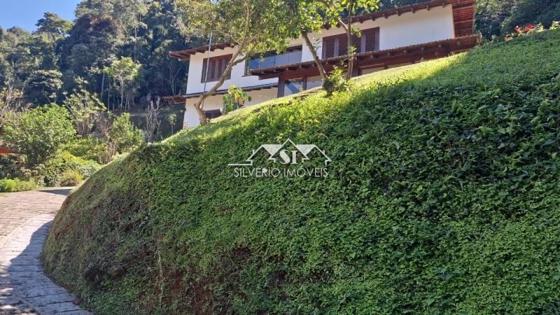 Casa à venda com 3 quartos, 350m² - Foto 9