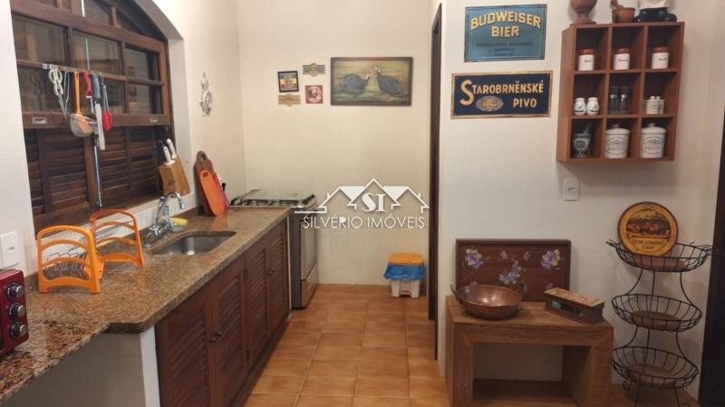 Casa à venda com 3 quartos, 350m² - Foto 16