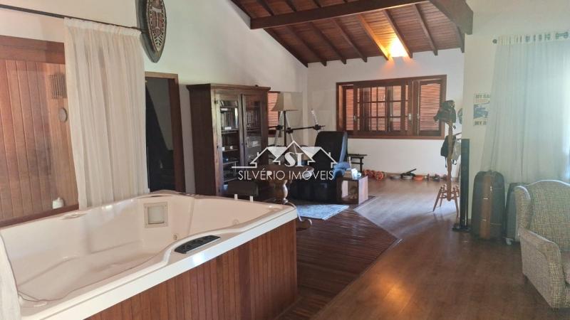 Casa à venda com 3 quartos, 350m² - Foto 17