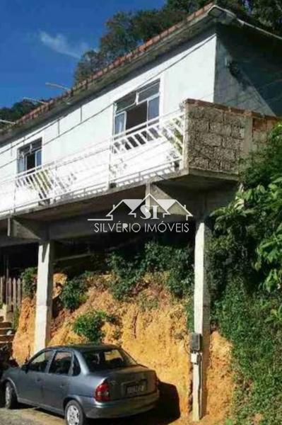 Casa em Quarteirão Brasileiro - Petrópolis/RJ  - 2 Quartos
