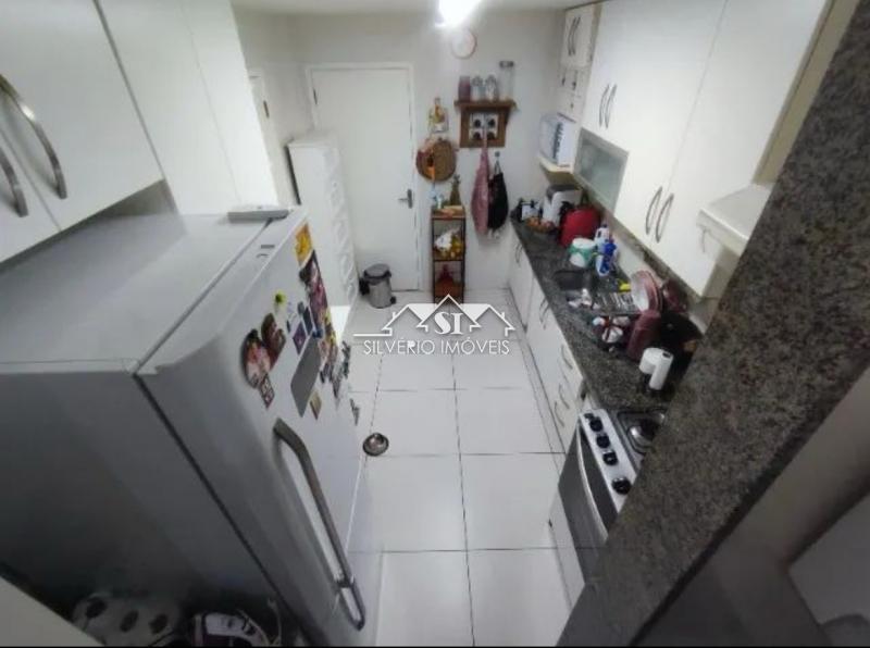 Apartamento à venda com 3 quartos, 76m² - Foto 11