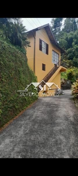 Casa à venda com 3 quartos, 75m² - Foto 2