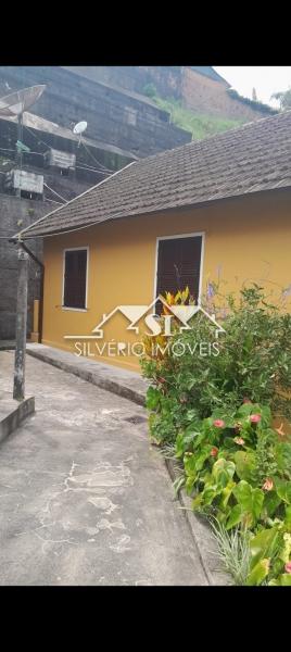 Casa à venda com 3 quartos, 75m² - Foto 4