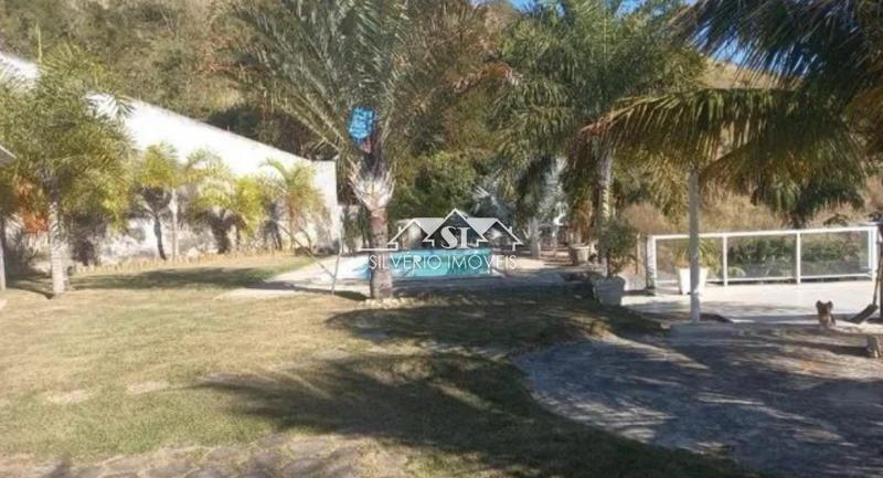 Casa à venda com 5 quartos, 180m² - Foto 3