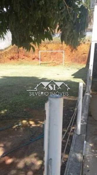 Casa à venda com 5 quartos, 180m² - Foto 4
