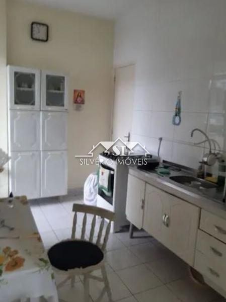 Apartamento à venda com 2 quartos, 75m² - Foto 2