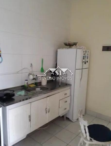 Apartamento à venda com 2 quartos, 75m² - Foto 4