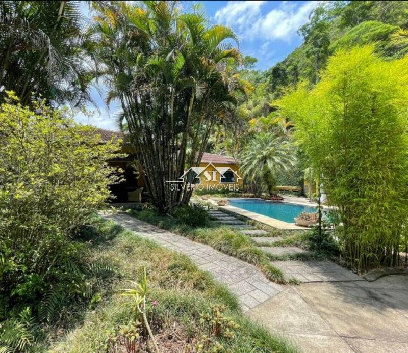 Casa à venda e aluguel com 4 quartos, 270m² - Foto 4