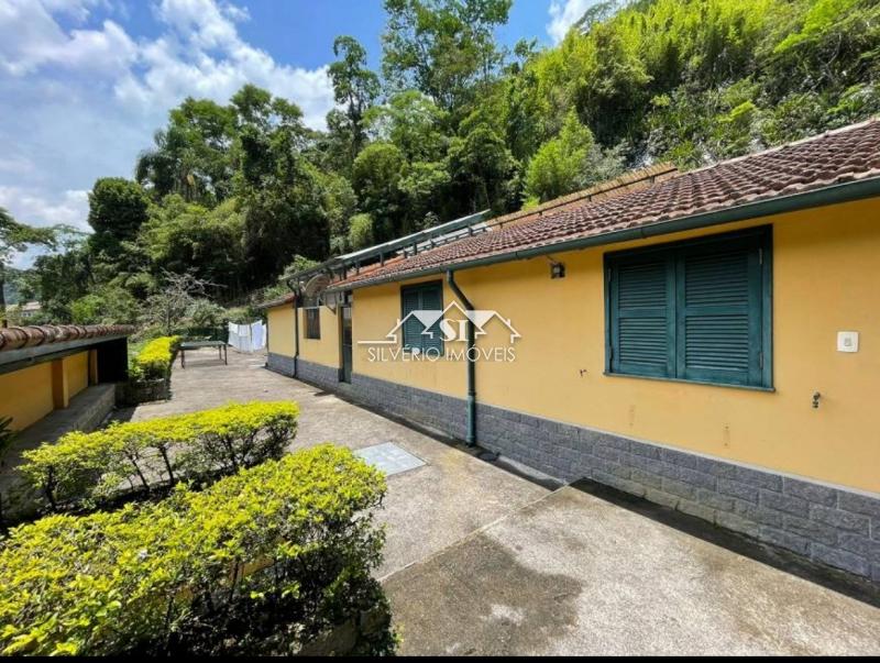 Casa à venda e aluguel com 4 quartos, 270m² - Foto 6