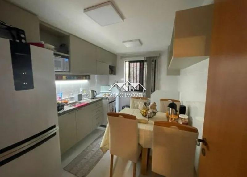 Apartamento à venda com 3 quartos, 80m² - Foto 2