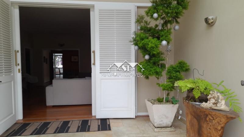 Casa à venda com 4 quartos, 400m² - Foto 4