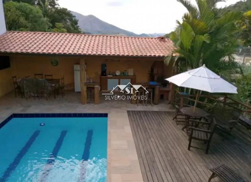 Casa à venda com 3 quartos, 160m² - Foto 1