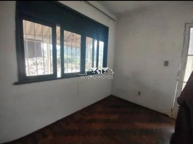 Casa à venda com 2 quartos, 200m² - Foto 5