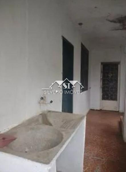 Casa à venda com 2 quartos, 200m² - Foto 6